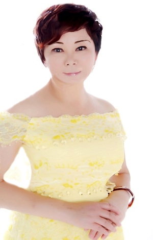 Russian bride HeQin from Guangzhou 