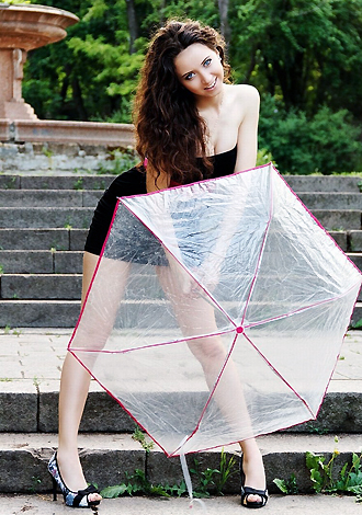Single girl Julia 23 years old