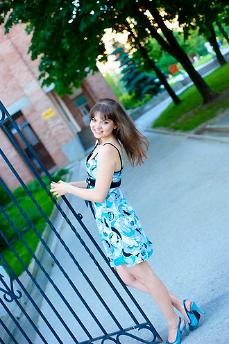 Single girl Julia 23 years old