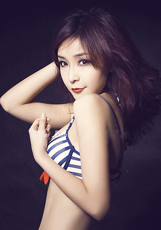 Single girl Lily 31 years old