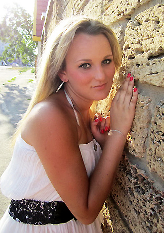 Russian bride Elena from Nikolaev