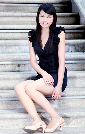 Single girl LingCen 24 years old