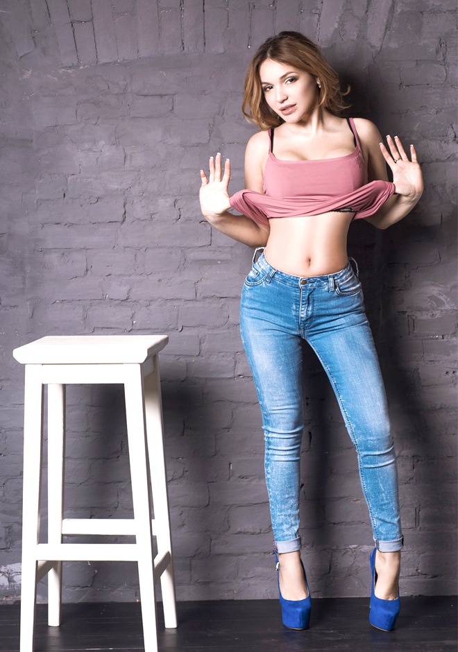 Russian bride Larisa from Dnepropetrovsk