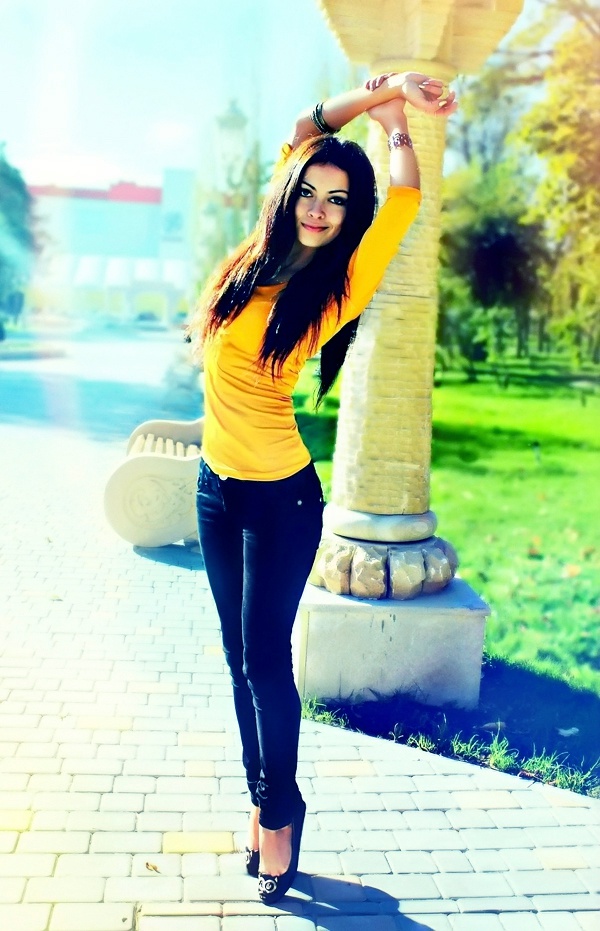 Single girl Kira 24 years old