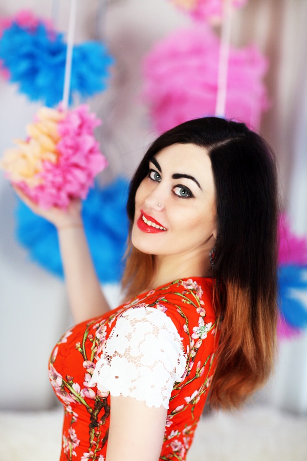 Single girl Lyubov 30 years old