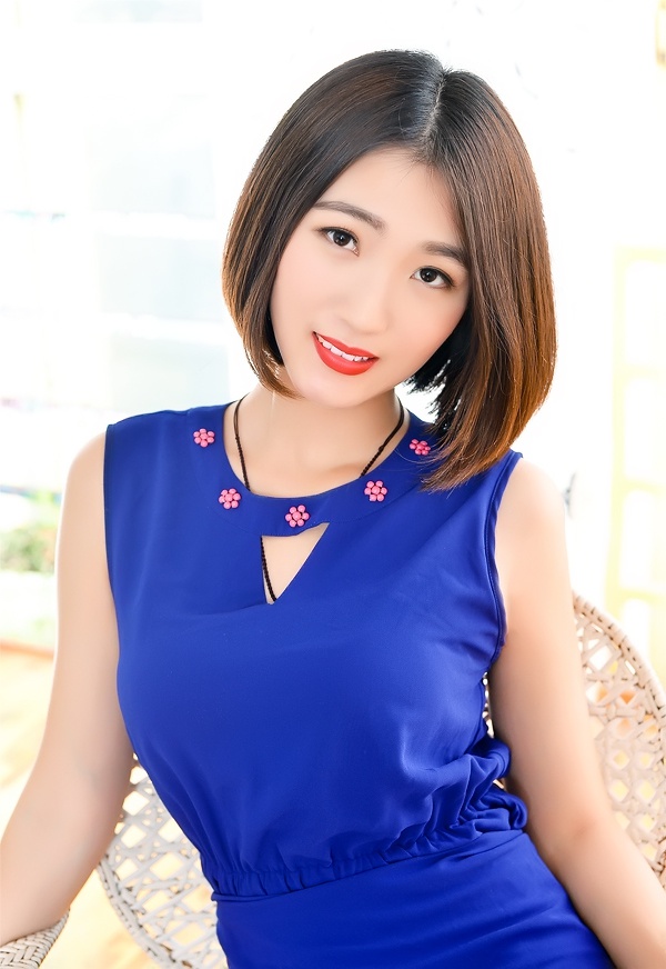 Russian bride Shuang (Queena) from Shenyang