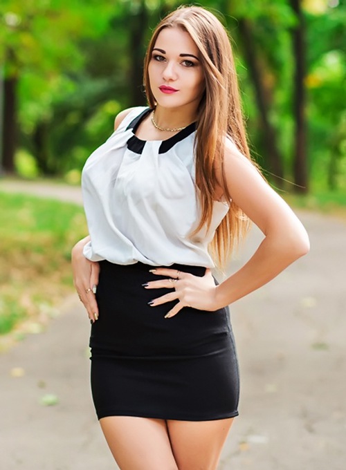 Single girl Karolina 24 years old