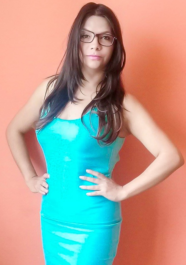 Russian bride Karen Rene from Bogotá