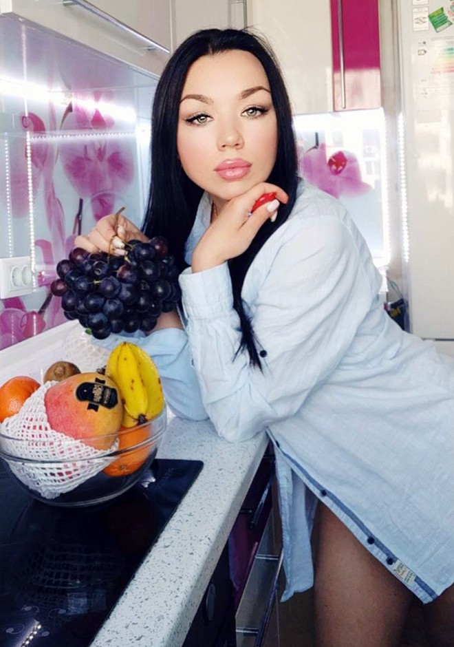 Single girl Elina 29 years old