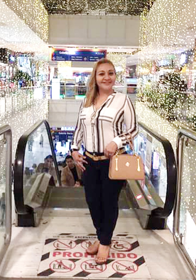Single girl Rosa Esmeralda 42 years old