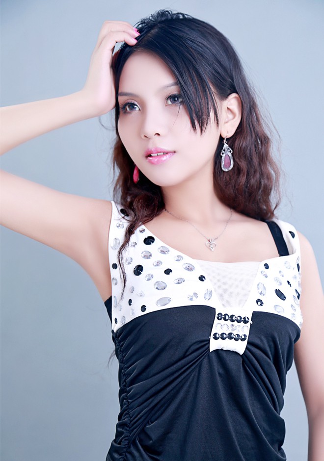 Russian bride Minghui from Beijing