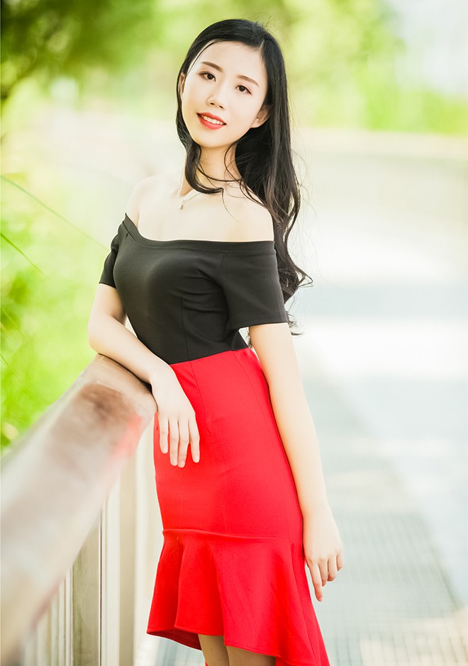 Single girl Qi 20 years old