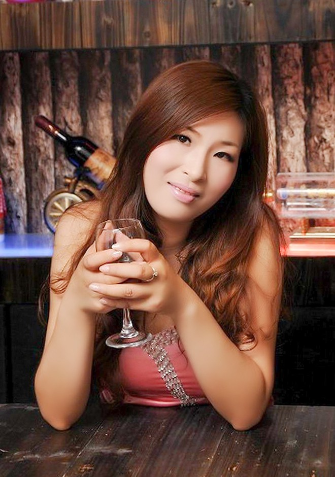 Russian bride Yinghong from Zhuhai